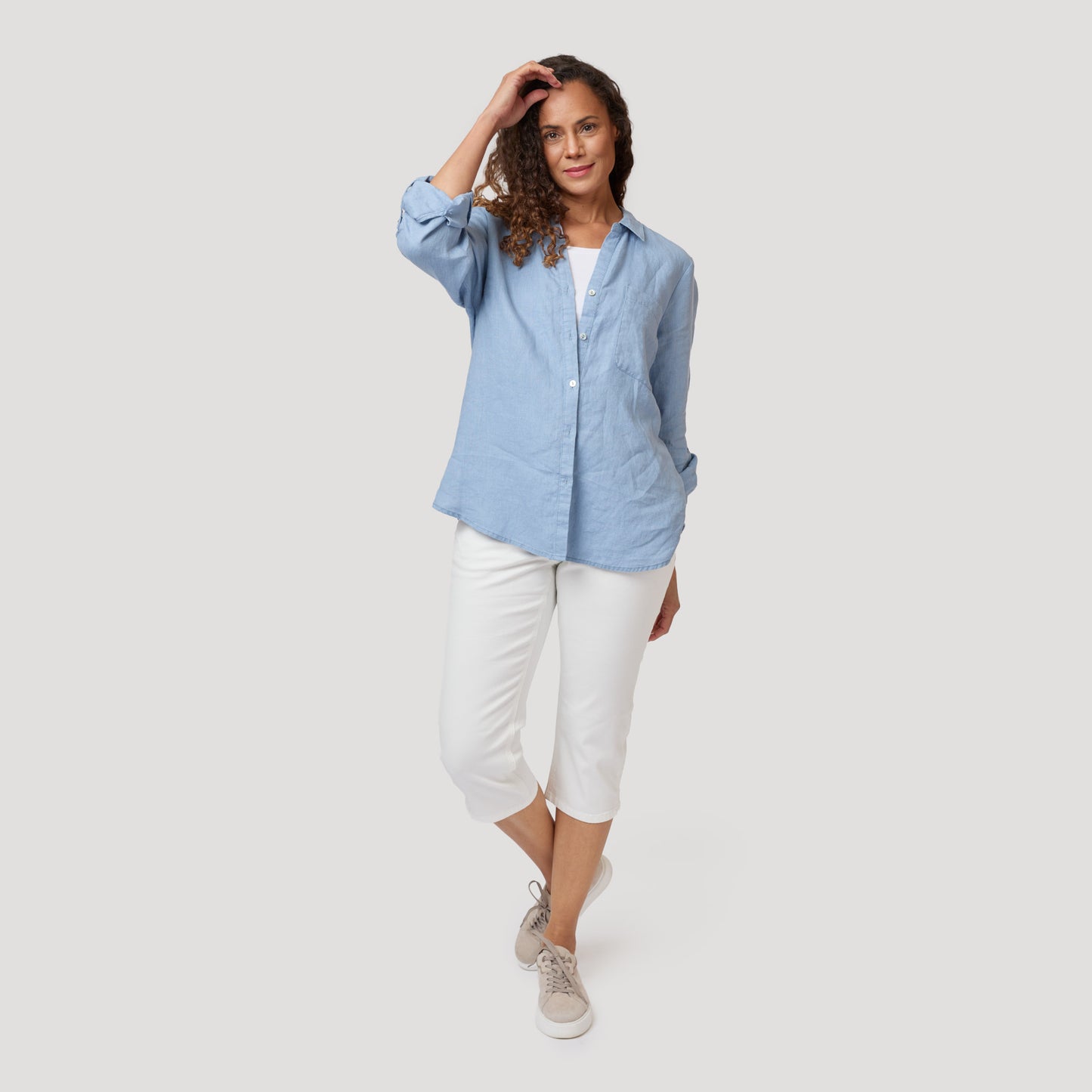 Ljuvlig ljusblå linneskjorta