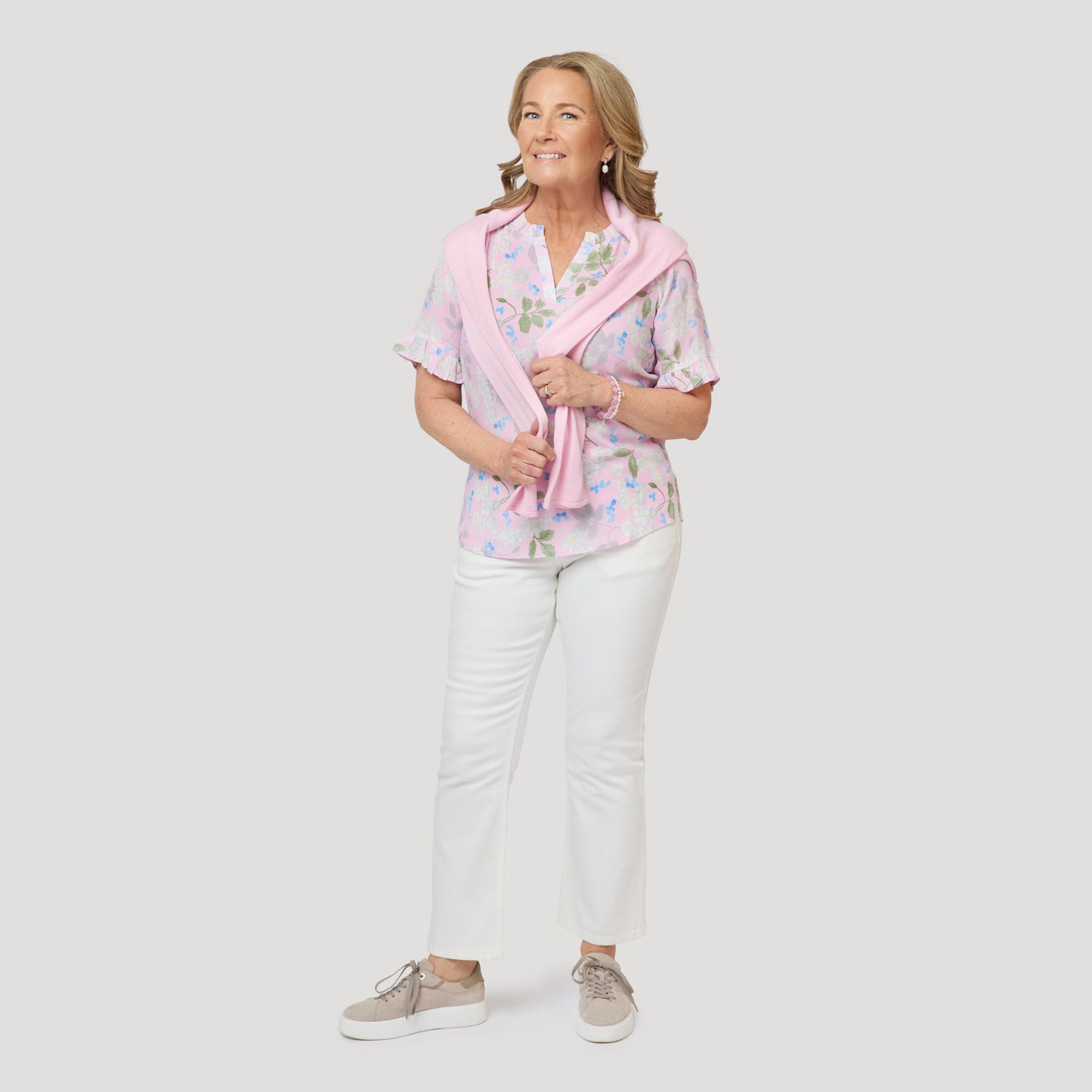 Rosa till vita jeans