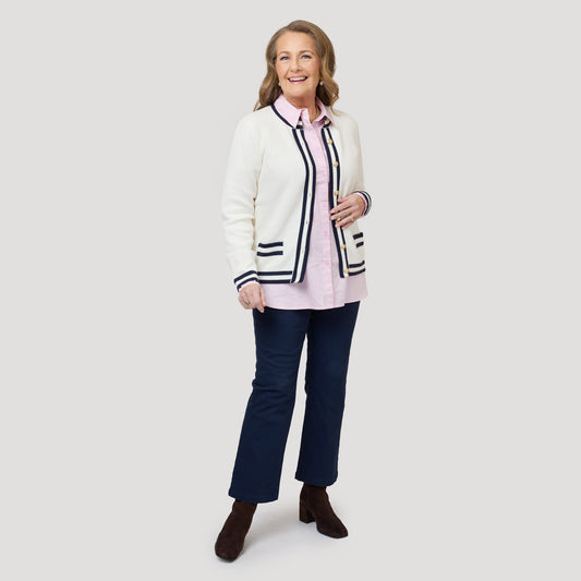 Rosa valkoiseen ja tummansiniseen