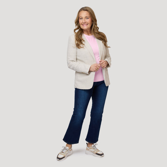 Rosa topp till beige linnekavaj och jeans