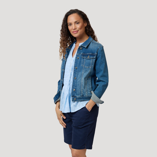 Mörkblå chinosshorts till blå blus