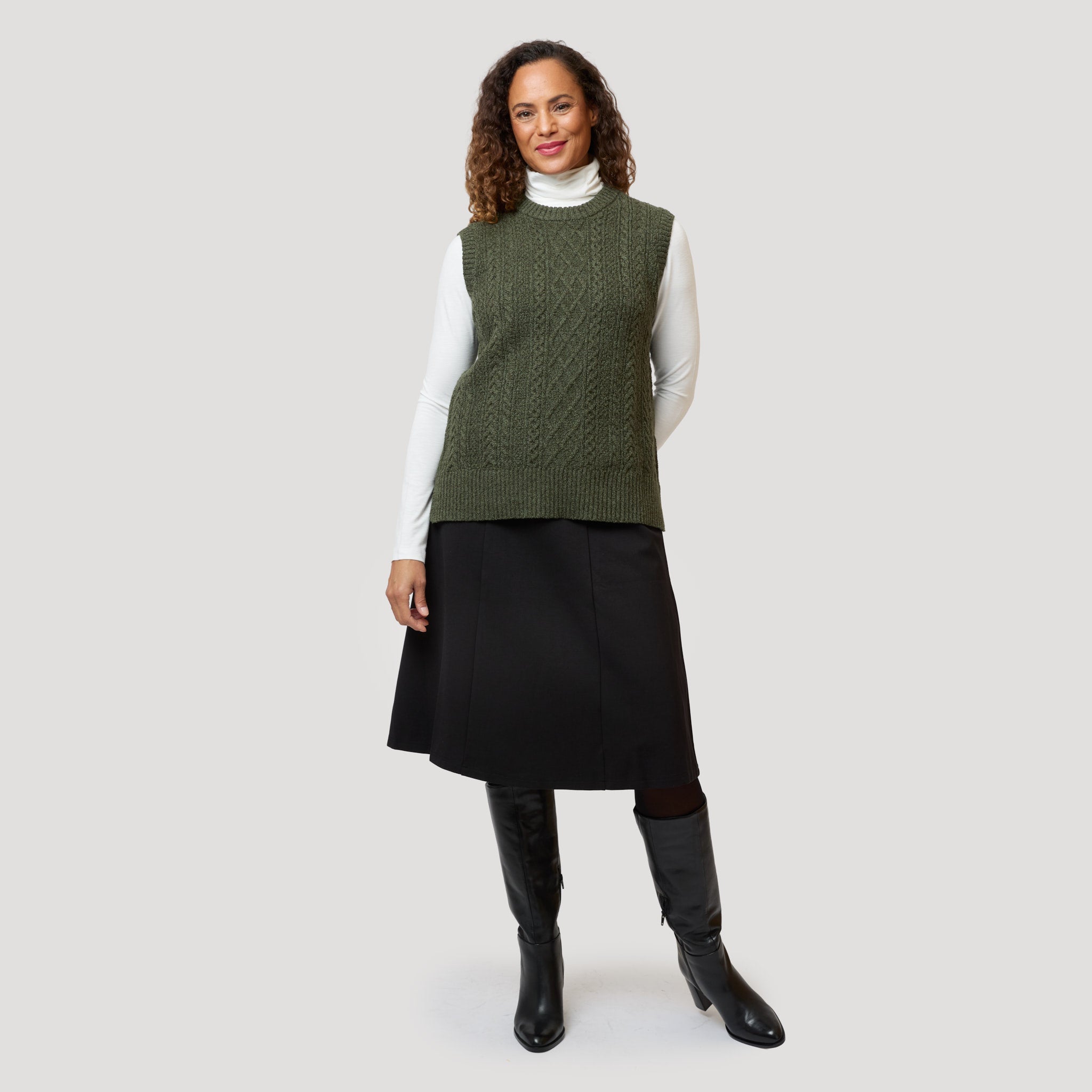 Kabelstickad väst över offwhite polo